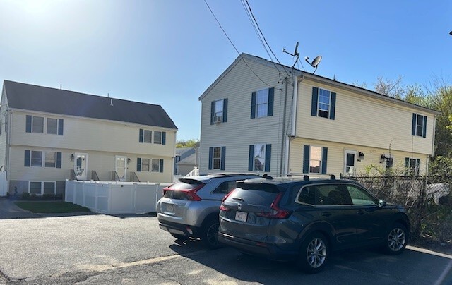 86 Central St, Unit 86B in Peabody, MA - Building Photo