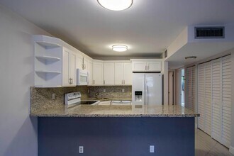 2358 NW 37th Ave in Coconut Creek, FL - Building Photo - Building Photo