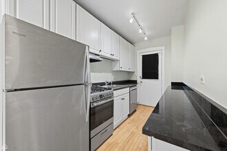 1020 W Barry Ave in Chicago, IL - Building Photo - Building Photo
