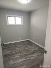70 Schuyler Dr in Edison, NJ - Building Photo - Building Photo