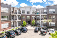 Village in the Park Lofts in Minneapolis, MN - Foto de edificio - Building Photo