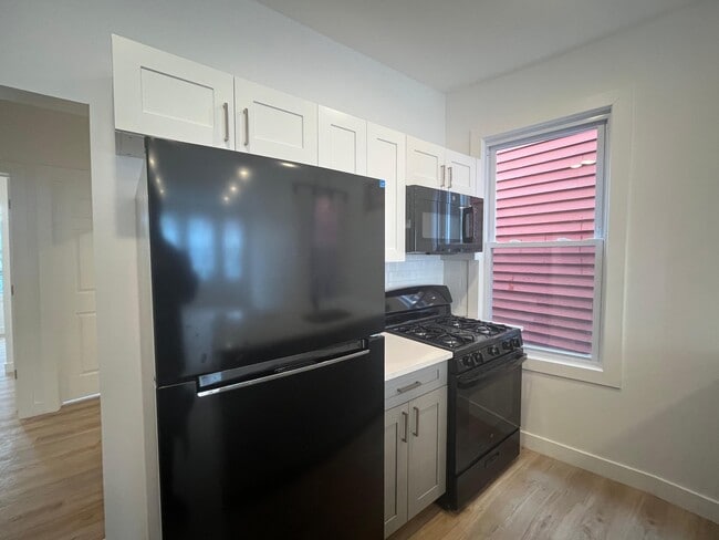 13 Bartholdi Ave, Unit 2 in Jersey City, NJ - Building Photo - Building Photo