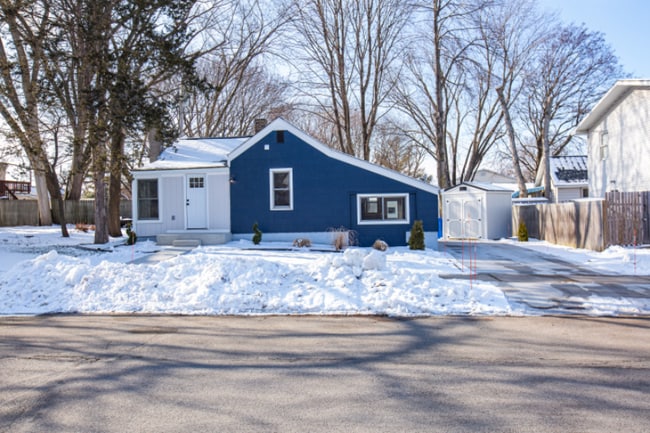 6743 Depot St in Windsor, WI - Building Photo - Building Photo