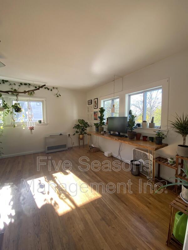 351 S Winooski Ave in Burlington, VT - Building Photo - Building Photo