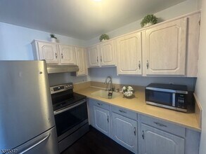 206 Broad St in Bloomfield, NJ - Building Photo - Building Photo