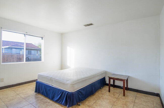 6686 Palo Verde Ave, Unit B in Twentynine Palms, CA - Building Photo - Building Photo