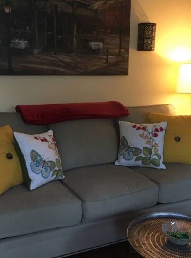 733 N 1st Ave in Upland, CA - Foto de edificio - Building Photo