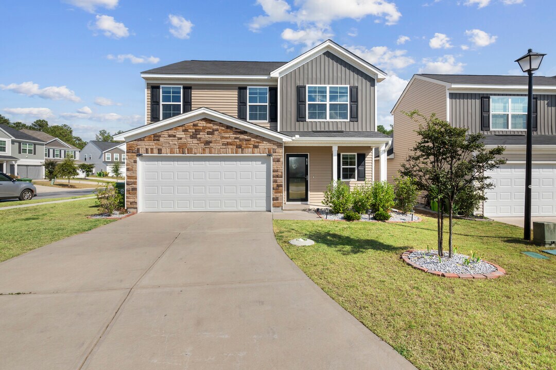 672 Penfolds Wy in Blythewood, SC - Building Photo