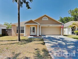 1904 Ellington Ct in Valrico, FL - Building Photo