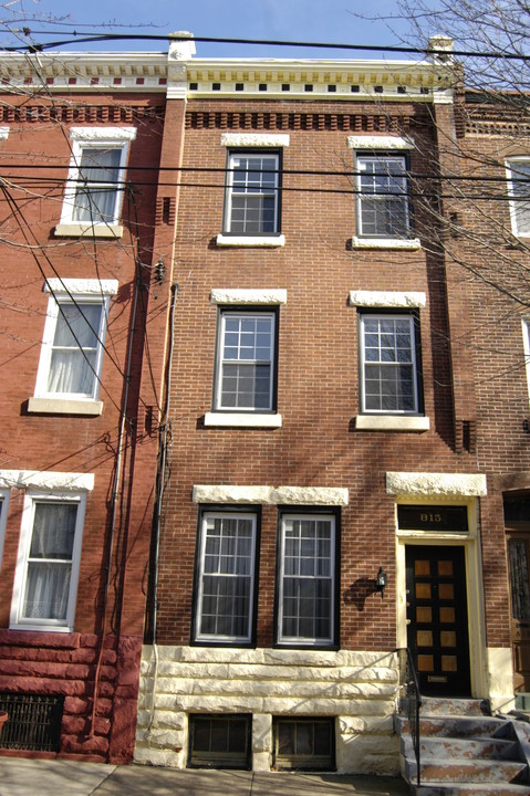 815 Corinthian Ave in Philadelphia, PA - Foto de edificio