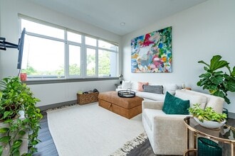 400 Mystic Ave in Somerville, MA - Building Photo - Building Photo