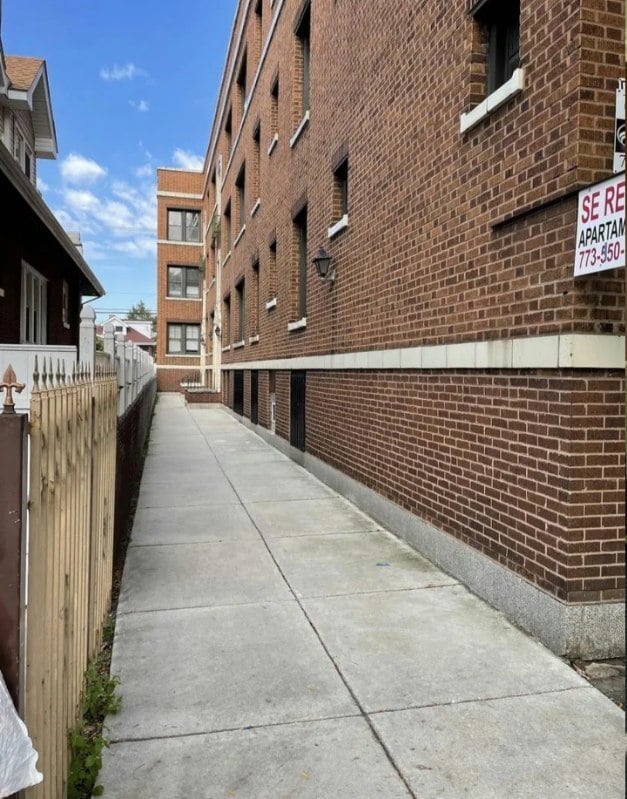 3320 W 67th St in Chicago, IL - Foto de edificio - Building Photo