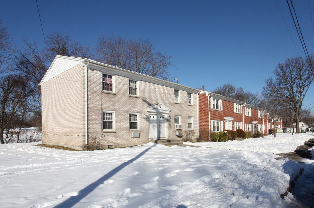 Ridgegate Apartments in Waterbury, CT - Foto de edificio