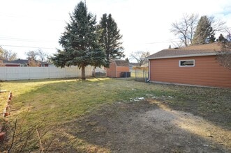 1911 21st Ave S in Grand Forks, ND - Building Photo - Building Photo