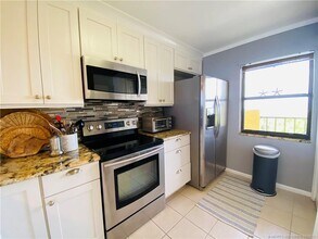 7380 S Ocean Dr in Jensen Beach, FL - Foto de edificio - Building Photo