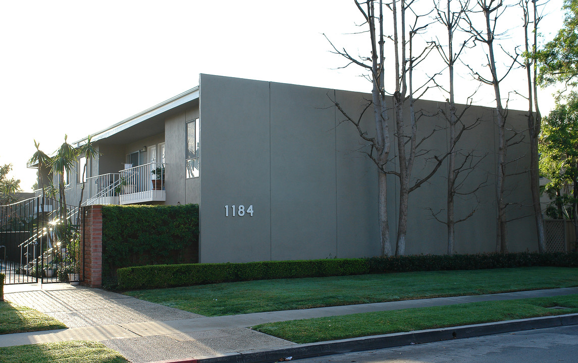 1184 Rutland Rd in Newport Beach, CA - Building Photo