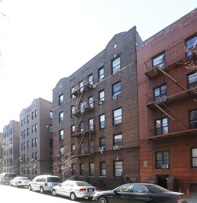 35-51  94th street in Jackson Heights, NY - Foto de edificio - Building Photo