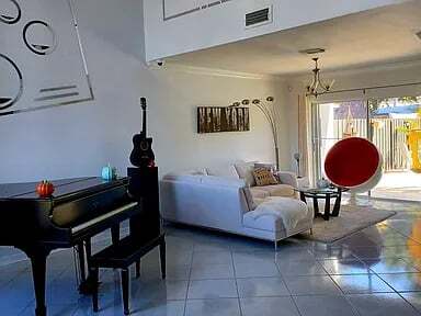 4253 SW 153rd Ct in Miami, FL - Foto de edificio - Building Photo