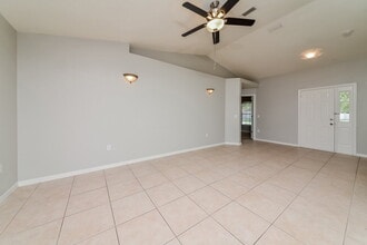 4726 69th Ct E in Palmetto, FL - Foto de edificio - Building Photo