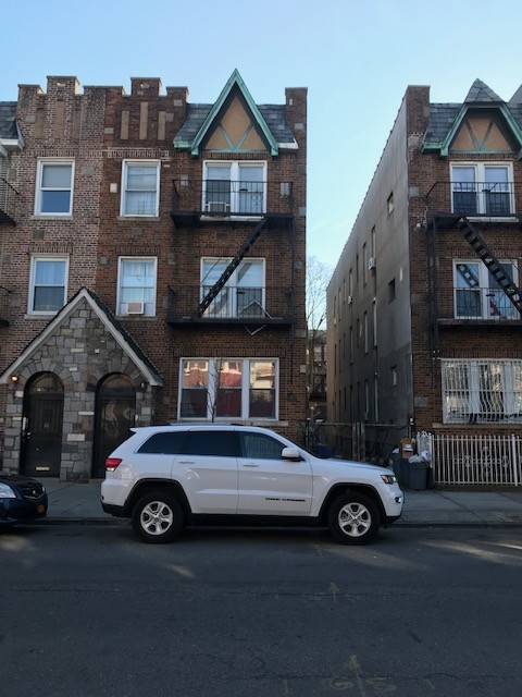 326 Covert St in Brooklyn, NY - Building Photo