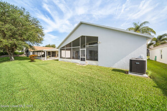 1623 Vista Lake Cir in Melbourne, FL - Foto de edificio - Building Photo