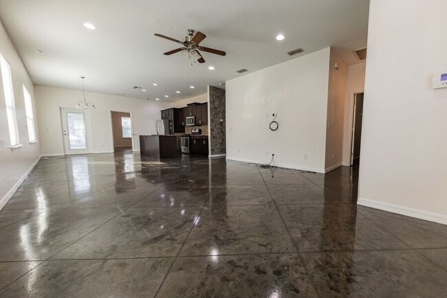 2905 Whispering Trails Dr in Winter Haven, FL - Building Photo - Building Photo