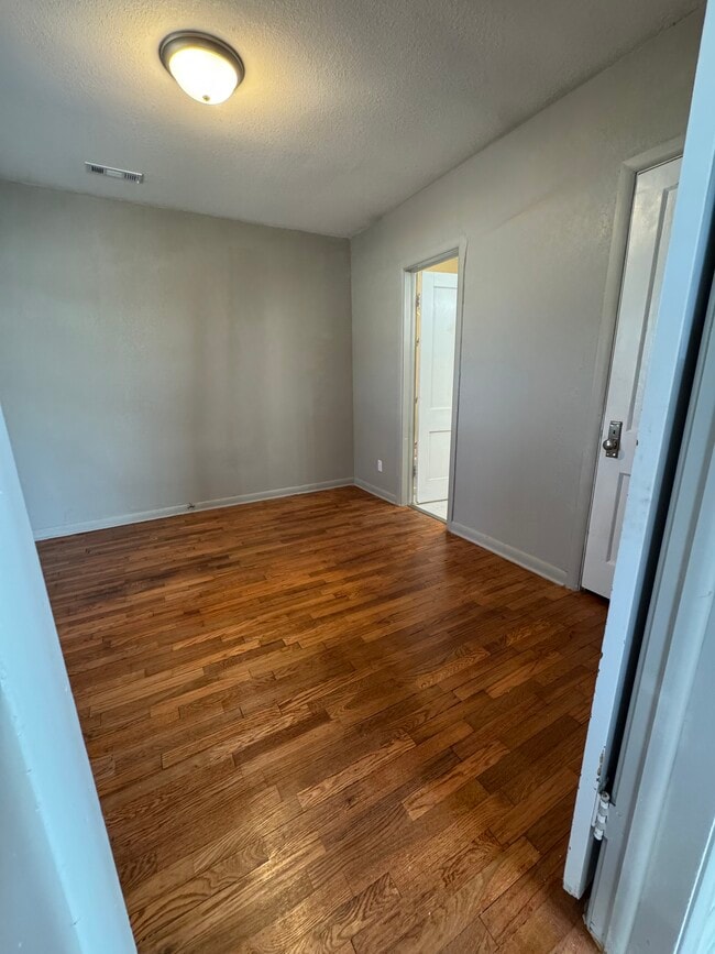 1614 N Grove St in Wichita, KS - Building Photo - Building Photo