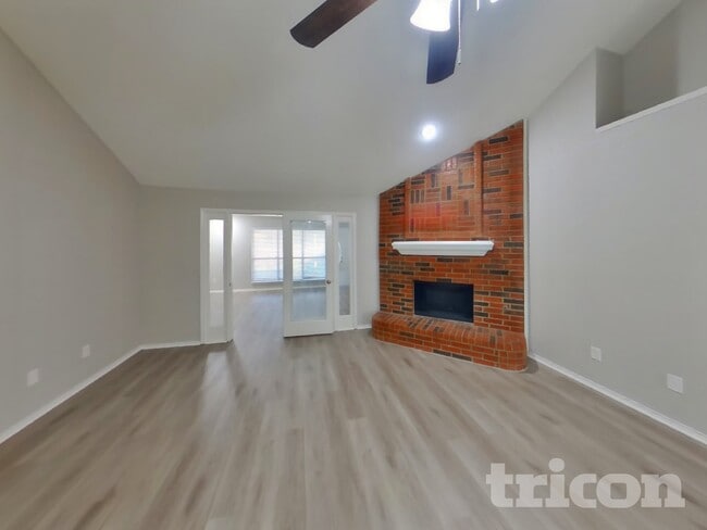 1624 Bent Brook Dr in Mesquite, TX - Foto de edificio - Building Photo