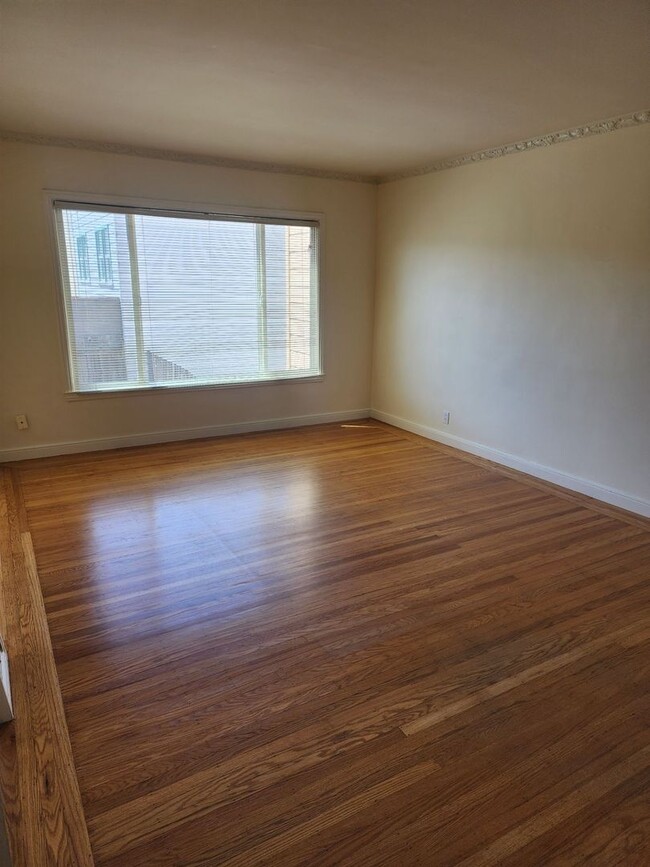 property at 2741 Judah St
