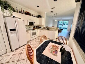 2122 Pasa Verde Ln in Weston, FL - Building Photo - Building Photo