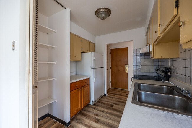 6250 N Kenmore Ave in Chicago, IL - Building Photo - Building Photo