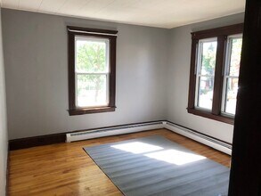 53 Pilgrim Ave, Unit First Floor in Worcester, MA - Building Photo - Building Photo