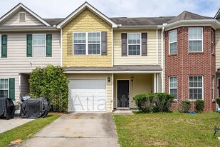 6785 Mountain Cir in Riverdale, GA - Building Photo