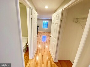 9400 Candleberry Ct in Burke, VA - Building Photo - Building Photo