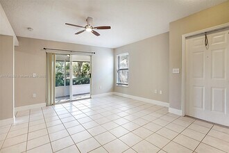5308 NW 89th Ave in Sunrise, FL - Building Photo - Building Photo