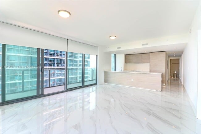 1300 S Miami Ave, Unit 2706 in Miami, FL - Building Photo - Building Photo