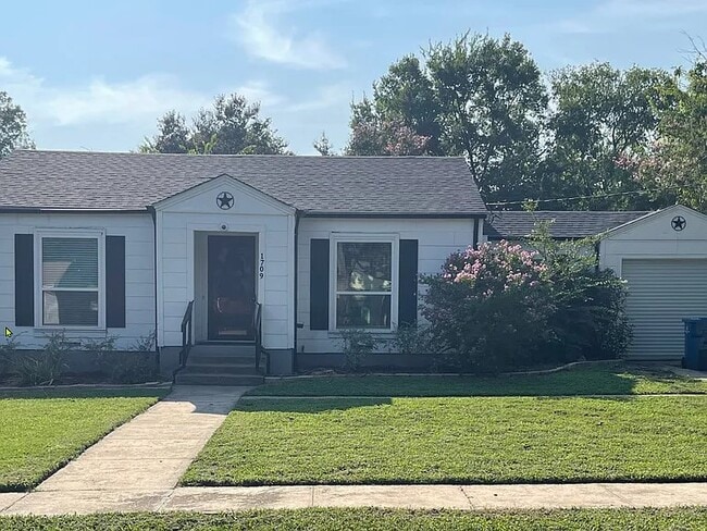property at 1709 Keneipp Rd
