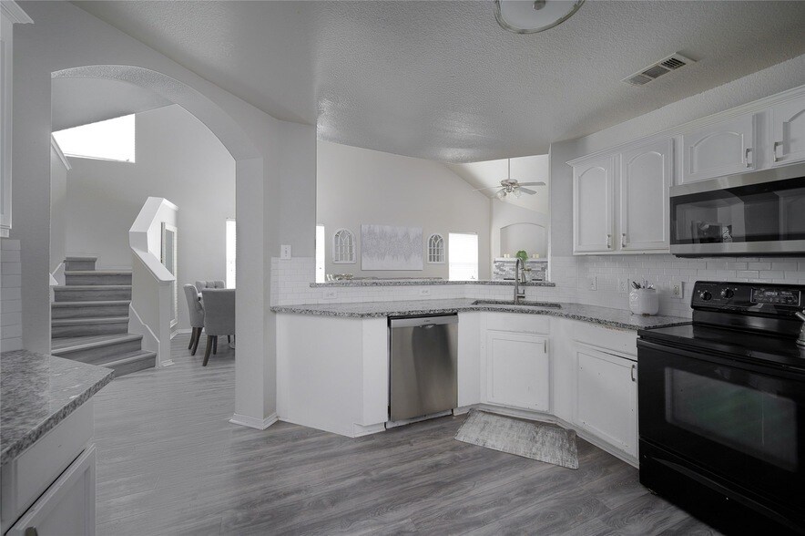 1001 Acacia Dr in Anna, TX - Building Photo