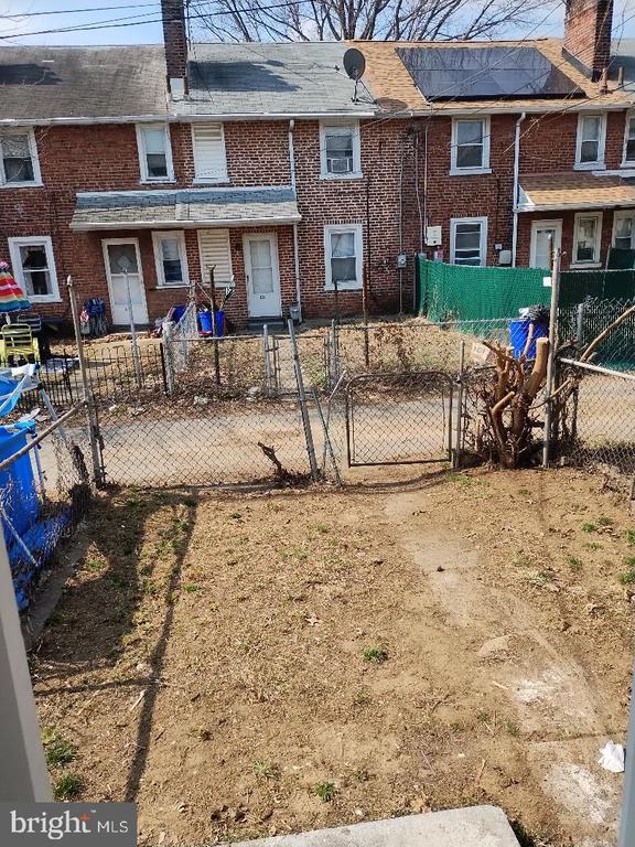 1204 Pine St in Chester, PA - Building Photo - Building Photo