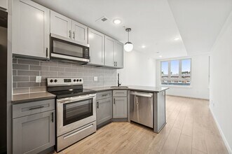 1454 N 57th St-Unit -UNIT 2 in Philadelphia, PA - Building Photo - Building Photo