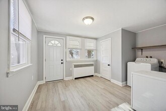 23 Woodbine St in Darby, PA - Building Photo - Building Photo