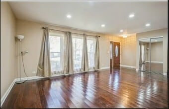 812 S School St in Lombard, IL - Foto de edificio - Building Photo