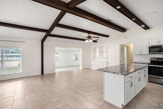 1640 Picardy Cir in Clearwater, FL - Building Photo - Building Photo