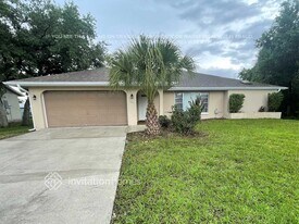 385 Atwater St in Port Charlotte, FL - Building Photo