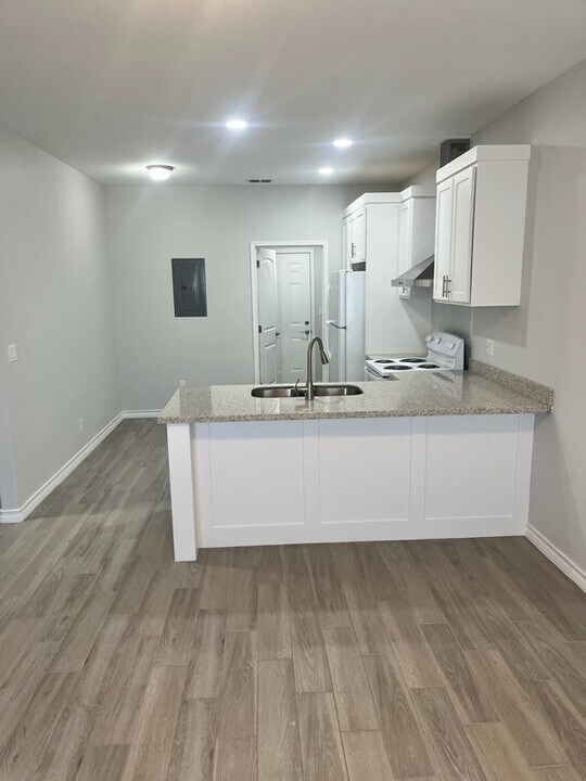 1810 Atrium Pl Dr in Harlingen, TX - Foto de edificio