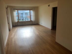 9320 W North Ave in Wauwatosa, WI - Building Photo - Building Photo