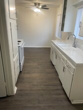 2240 E Lenita Ln in Santa Ana, CA - Building Photo - Building Photo
