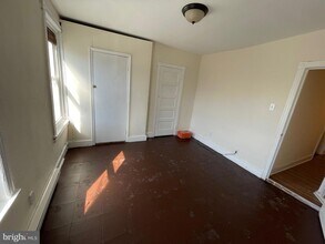 735 W Russell St in Philadelphia, PA - Building Photo - Building Photo