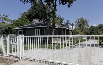 7207-7217 Garden Dr in San Bernardino, CA - Foto de edificio - Building Photo