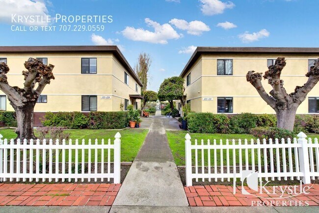 127 W F St in Benicia, CA - Building Photo - Building Photo